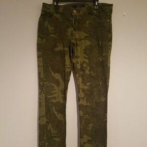 Camo forever 21 jeans size M